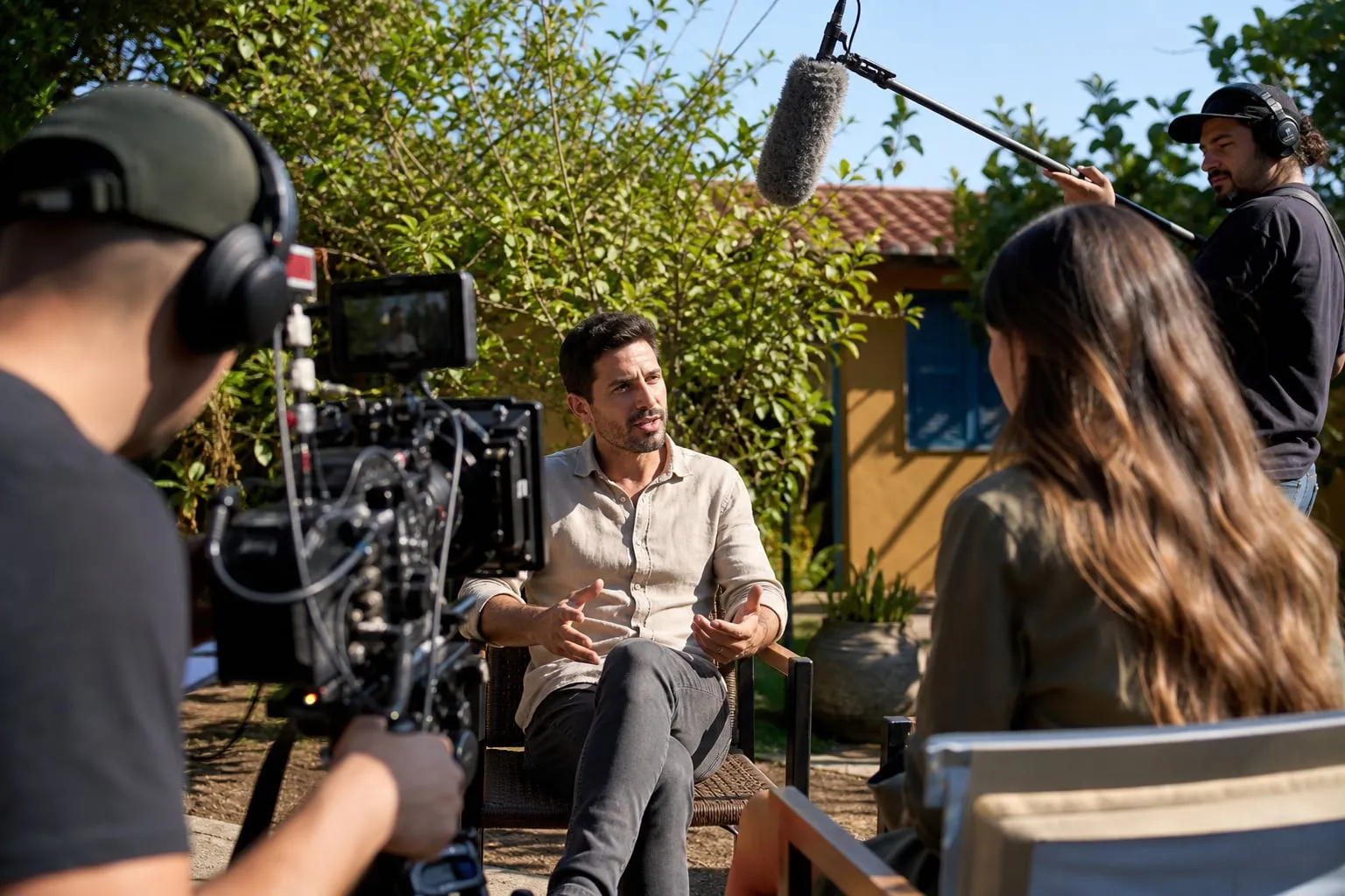 Entrevistas em locação: como captar áudio limpo no vídeo